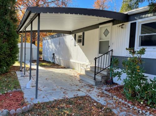 3 Valley Ln, Waterbury, CT 06712-1872