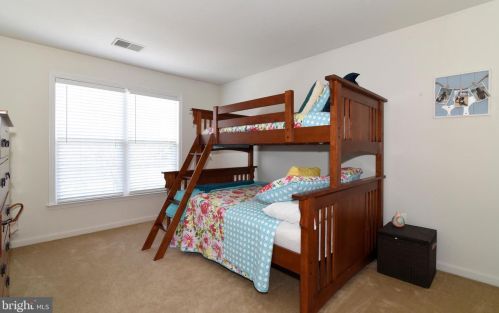 213 Alpine Dr, Leesburg VA 20175-6132 exterior