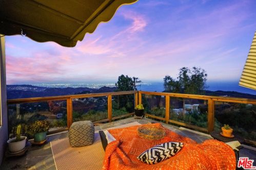 21630 Saddle Peak Rd, Topanga CA  90290-3414 exterior