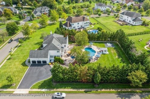 6 Courtney Ct, East Freehold NJ 07728-9563 exterior