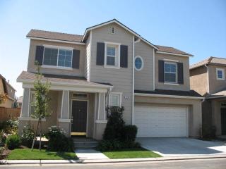 1700 Glen Dunbar Ln, Clovis CA  93619-2868 exterior