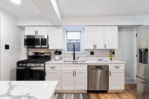 6620 Jackson St, Pittsburgh PA  15206-1764 exterior