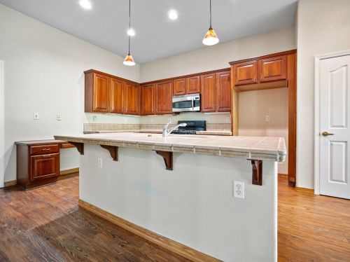 2431 Emerald Lake Ln, Elk Grove CA  95758-3608 exterior