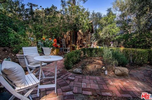 21658 Encina Rd, Topanga CA  90290-3524 exterior