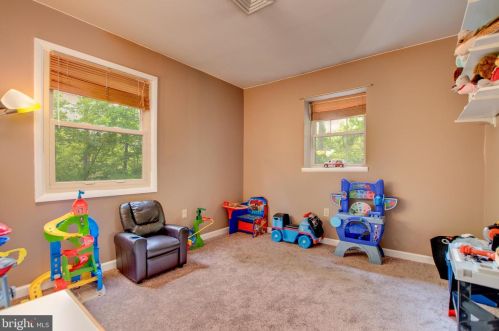 100 Hilldale Rd, Etters PA  17319-9469 exterior