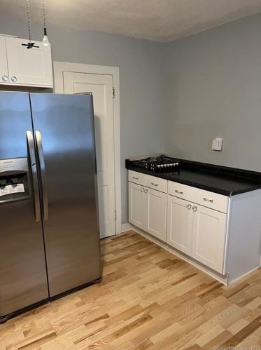2 Silver St, Middletown CT  06457-3847 exterior