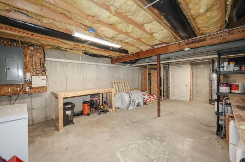 39 Bradford Cir, Hillsboro NH  03244-4864 exterior