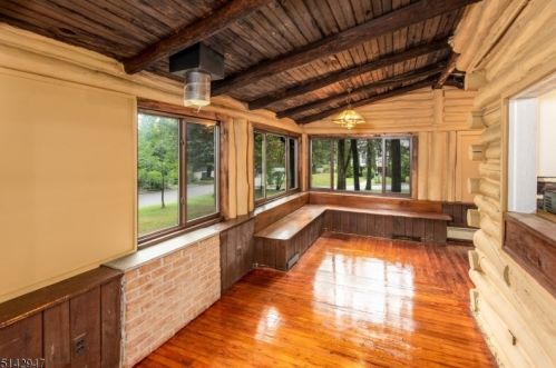 112 Pinecliff Lake Dr, West Milford Lakes NJ  07480-1378 exterior