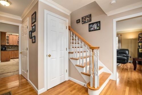 8 Stockwell Ln, Southborough, MA 01772-1966