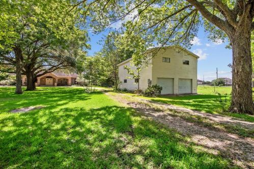 1833 Stone Rd, Pearland, TX 77581-8081