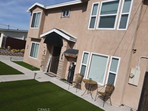 1645 Manor Dr, Vista, CA 92084-3013