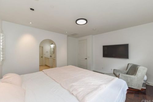 28 Climbing Vine, Irvine CA  92603-0200 exterior