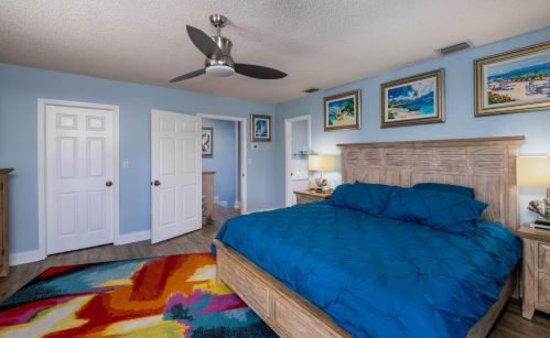 16 Corrine Pl, Key Largo FL 33037-4203 exterior