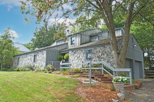 7273 Deaconsbench Ct, Cincinnati, OH 45244-3708