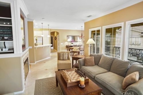 27960 Trillium Ln, Santa Clarita CA  91354-1211 exterior