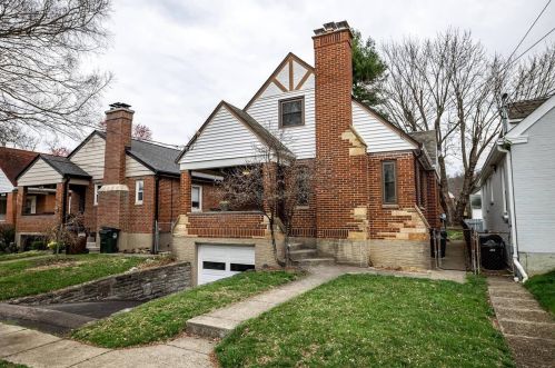 6938 Bramble Ave, Cincinnati, OH 45227-3208