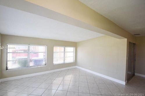 8410 10th St, Hollywood, FL 33024-4939