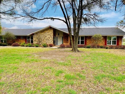 1912 Cindy Ln, Denton, TX 76207-3226