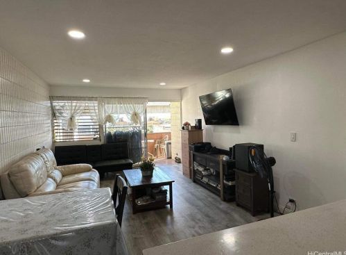 98-729 Moanalua Loop, Aiea, HI