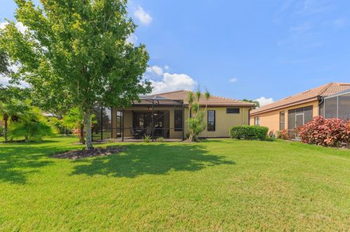 307 Cedar Falls Dr, Ruskin FL  33572-3118 exterior