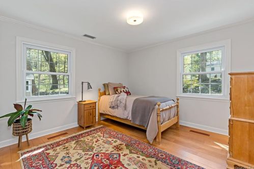 27 Fountain Rd, Briarcliff NY  10510-2234 exterior