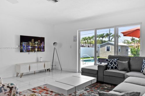 211 3rd St, Dania Beach FL  33004-4009 exterior