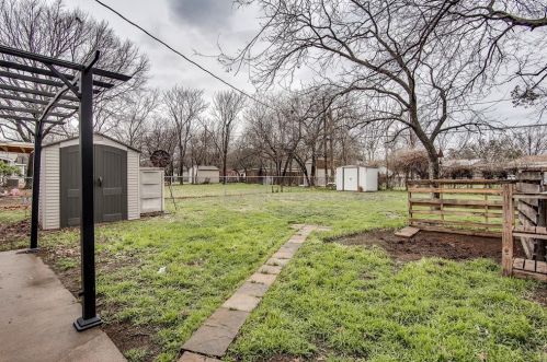 3759 Kris St, Fort Worth TX  76180 exterior