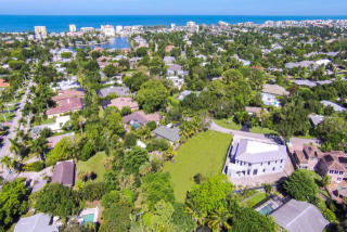 708 Springline Dr, Naples, FL 34102-5063