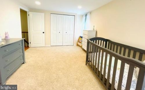 568 Pioneer Cir, Harleysville PA  19438-1728 exterior