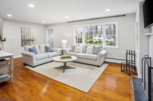 28 Spring Ridge Dr, Berkeley Heights NJ  07922-2025 exterior
