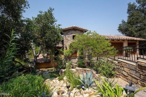 921 Monarch Dr, La Canada, CA 91011-4107