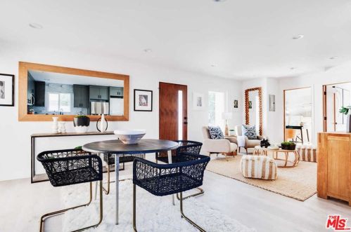 14322 Collins St, Van Nuys CA  91401-4612 exterior