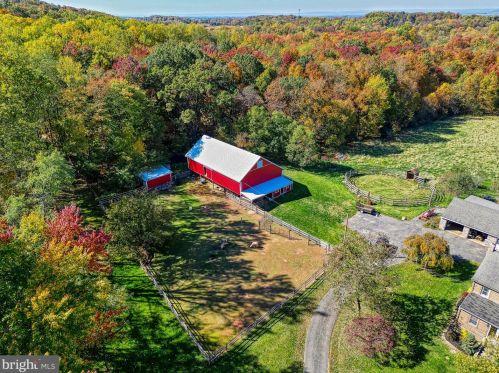 7455 Hillside Dr, Spring Grove PA  17362-8555 exterior