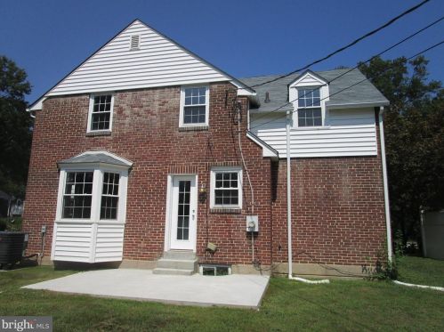 16 Salisbury Dr, Wilmington, DE 19809-3414