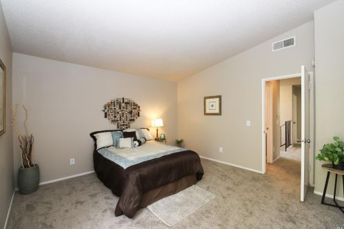 118 Oakmeade Ct, Vacaville CA exterior