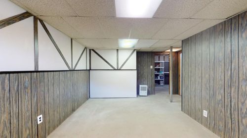 13 Larchmont Dr, Coventry RI exterior