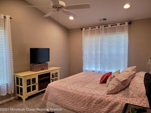 433 Mowat Cir, Trenton NJ  08690-3220 exterior