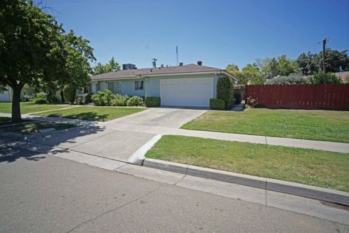 2315 Cornell Ave, Fresno, CA 93705-3607