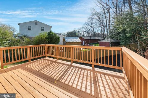 6820 Spur Rd, Springfield VA 22152-2638 exterior