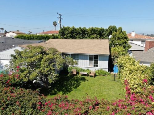1209 Meadows Ave, Manhattan Beach, CA 90266-4010