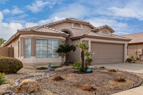 13405 Ocotillo Ln, Sun City, AZ 85374-5269