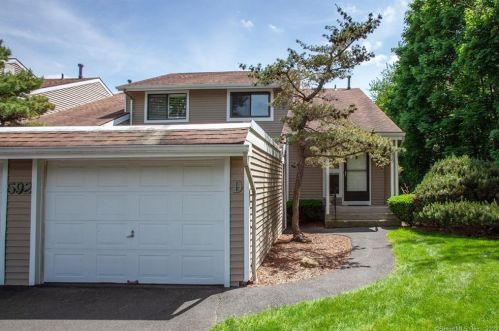 592 Mountain Rd, Hartford, CT 06111-1410