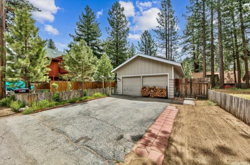 2280 Helen Ave, South Lake Tahoe, CA 96150-3402