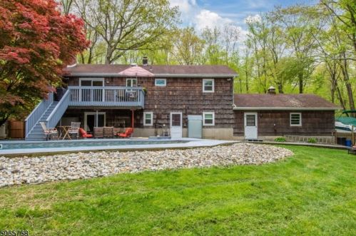 420 Drakestown Rd, Roxbury Township NJ  07836-9648 exterior