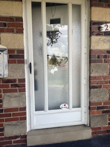 2644 Russell Dr, New Kensington, PA 15068-3044