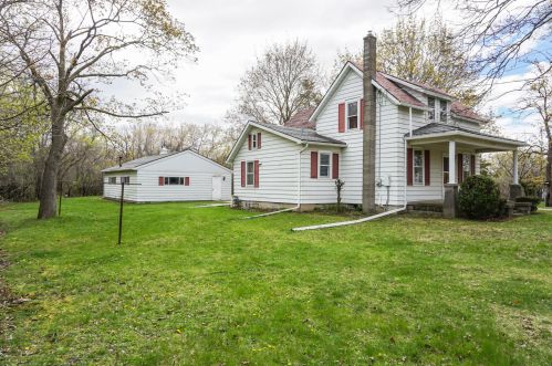 2051 Highland Ave, Waukesha, WI 53186-2527