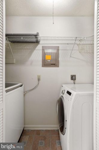 7620 Willow Pt Dr, Falls Church VA  22042-7530 exterior