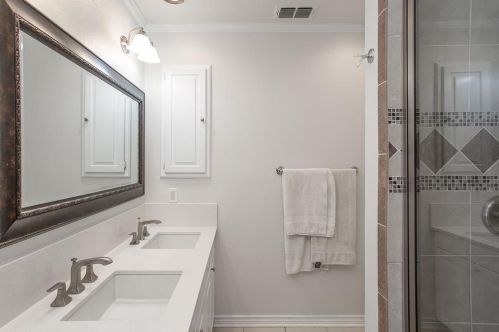 7009 Gateridge Dr, Dallas TX  75254-7935 exterior