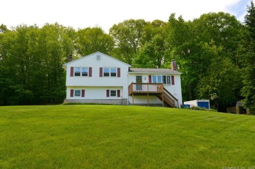 49 Strawberry Hill Rd, Bristol, CT 06010-2514