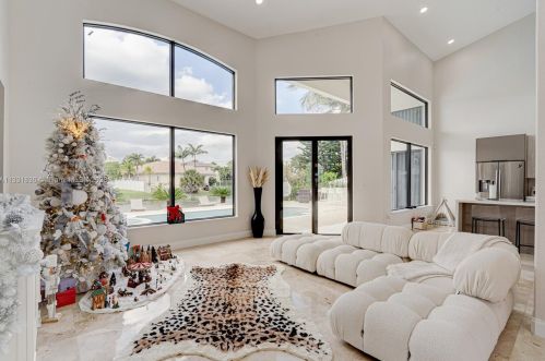 3586 143rd Ave, Hollywood FL  33027-4704 exterior